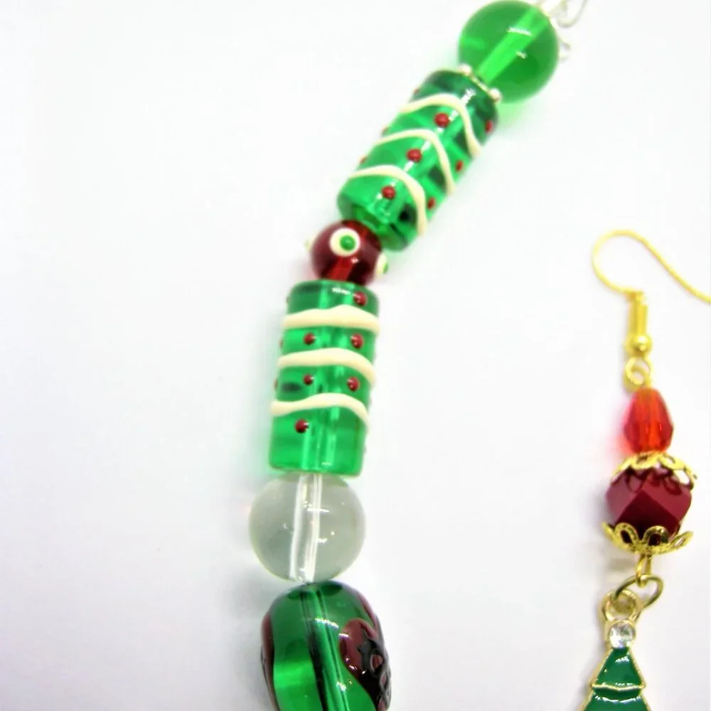 Santa Claus Pendant Necklace & Mismatched Earring Set - Picture 5 of 6